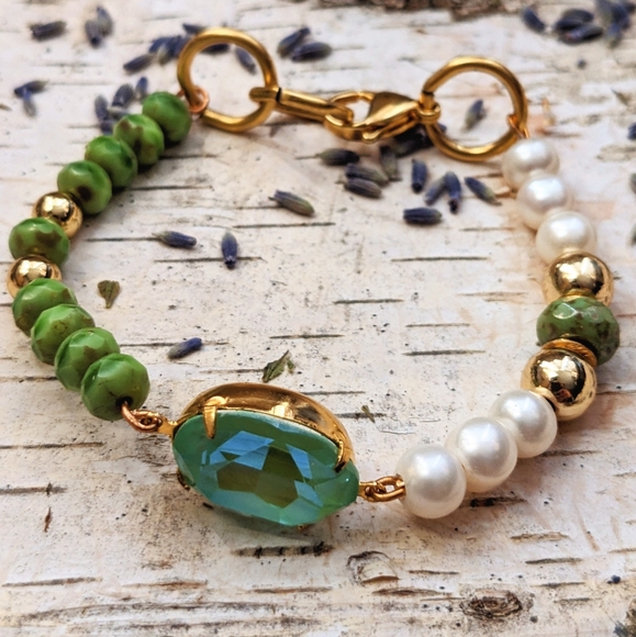 Green Apple Minty Glass Beads W/ Natural Pearls And Swarovski Center Bracelet - Picture 7 of 8